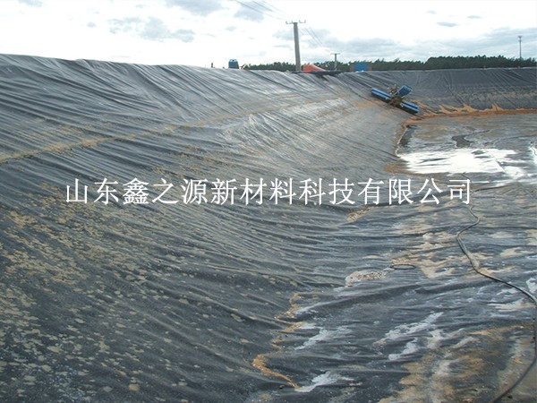 溫度“過(guò)山車”？魚(yú)塘防滲膜這樣護(hù)才耐用